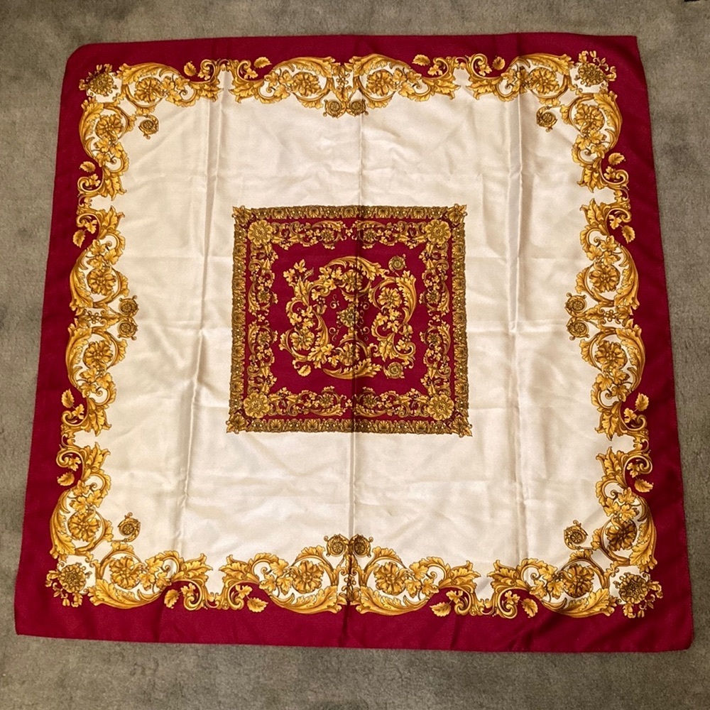 Elegant Red and Gold Baroque Style Scarf - Picture 2 of 15
